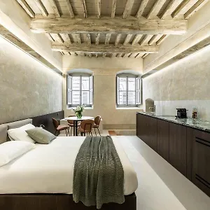 https://chiaromanni-suite.it-tuscanyhotel.com